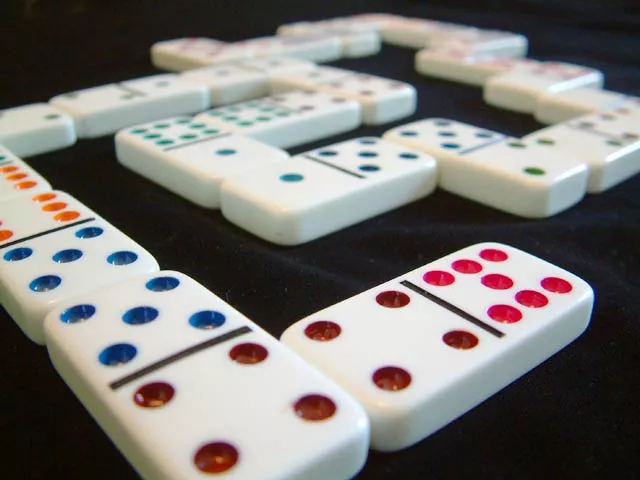 Dominoes (Latin Partnership) — image 2